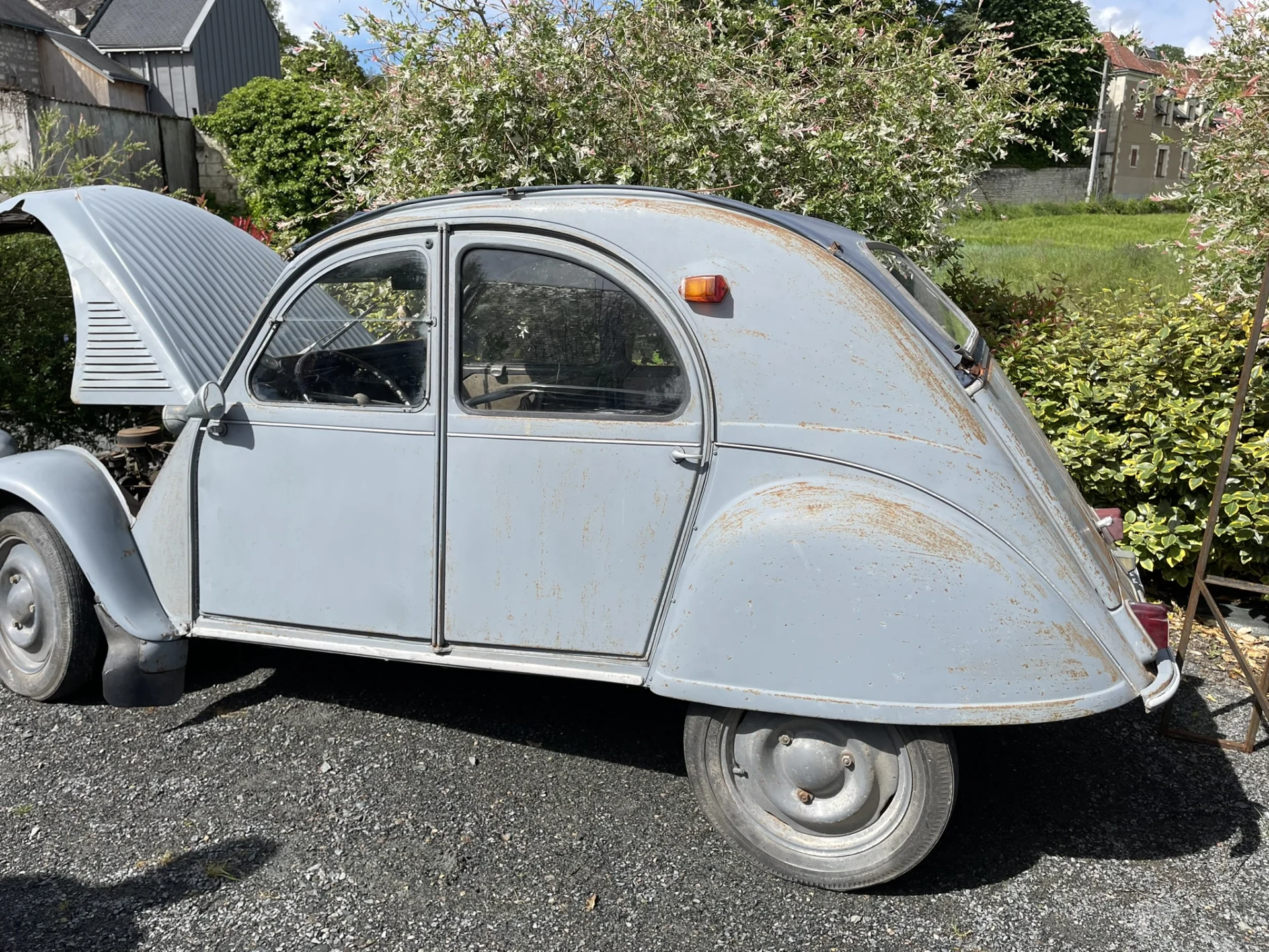 garage 2CV Saumur