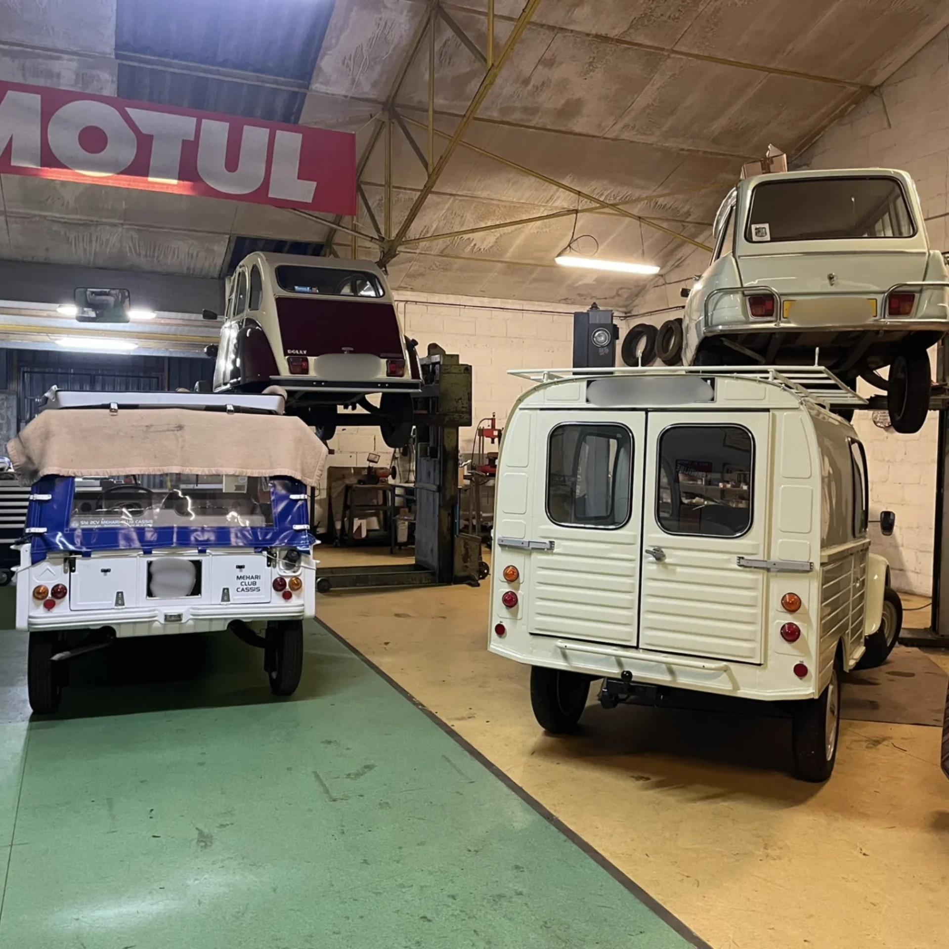 garage 2CV Saumur